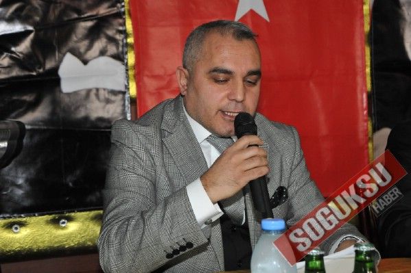 AK PARTİ KONGRESİNDE YAPRAK DÖKÜMÜ YAŞANDI