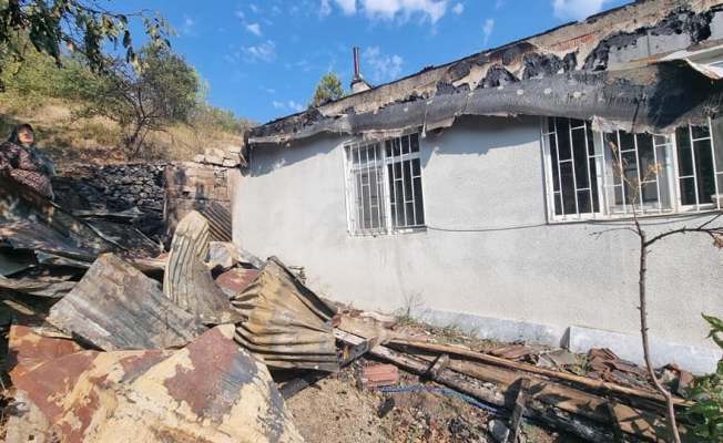 KARŞIYAKA MAHALLESİNDE TEK KATLI EVDE YANGIN ÇIKTI